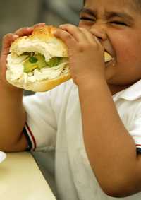 La Secretaría de Salud local busca combatir los problemas de sobrepeso y obesidad desde la escuela