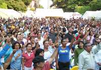 Asamblea de integrantes del Movimiento Magisterial de Bases en la plaza de armas de Cuernavaca, Morelos, donde decidieron empezar hoy el ciclo escolar 2008-2009, luego de casi tres meses de paro