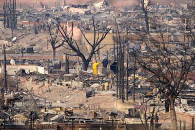 Unas 800 casas han sido arrasadas por el fuego en California Unas 800 casas han sido arrasadas por el fuego en California