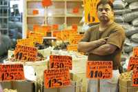 Los precios de los alimentos registran incrementos continuos, pese a las declaraciones de las autoridades en contrario
