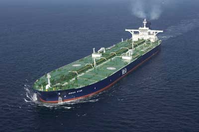 Piratas secuestran un superpetrolero Piratas secuestran un superpetrolero