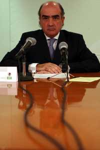 El secretario de Comunicaciones y Transportes, Luis Téllez, en conferencia de prensa donde informó sobre los avances de las investigaciones de la caída del Learjet