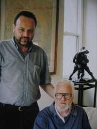 El artista canadiense Alan Glass (derecha), acompañado por el documentalista Tufic Makhlouf