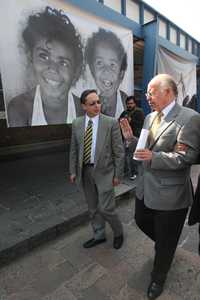 El rector José Narro a su llegada a la Facultad de Arquitectura