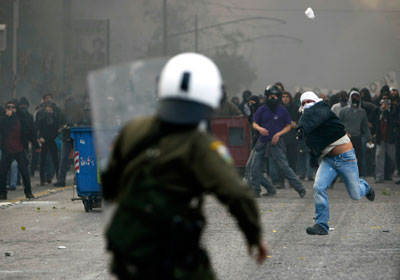 Disturbios en Grecia; 34 heridos