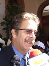 Fernando Toranzo González renunció ayer a la Secretaría de Salud de San Luis Potosí para buscar la postulación del tricolor al gobierno estatal