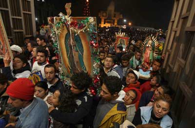 Multitudes en la Basílica