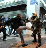 La revuelta en Grecia no cede; atacan centros de la policía