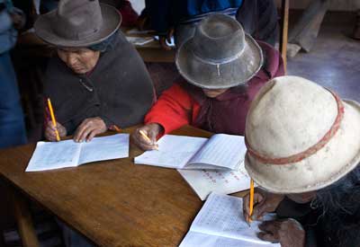 Bolivia, tercer país de AL libre de analfabetismo