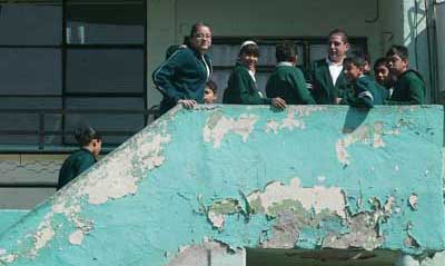 435 escuelas del DF, en zonas de riesgo: estudio 435 escuelas del DF, en zonas de riesgo: estudio