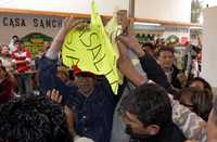 Protesta durante la inauguración de un comedor comunitario en la colonia Pedregal de Santa Úrsula, en Coyoacán