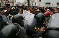 Cientos de profesores intentaron llegar a la sede del Congreso para manifestarse