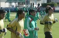 Los porteros José de Jesus Corona, Oswaldo Sánchez y Guillermo Ochoa, durante una práctica en el Centro de Alto Rendimiento