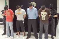 En Monterrey, Nuevo León, elementos de la Agencia Estatal de Investigaciones aprehendieron a cuatro integrantes  de una banda de secuestradores