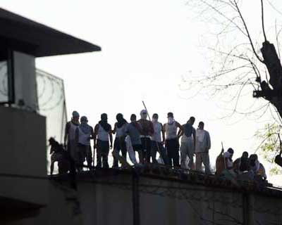 Motín en el tutelar de San Fernando; 10 heridos Motín en el tutelar de San Fernando; 10 heridos