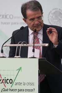 Y el italiano Romano Prodi, durante el foro México ante la crisis
