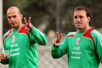 Los tricolores Carlos Ochoa y Matías Vuoso, durante la práctica rumbo al partido contra Estados Unidos