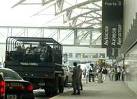 En días pasados la PFP aumentó a 500 el número de agentes destinados a vigilar el Aeropuerto Internacional de la Ciudad de México y sus alrededores