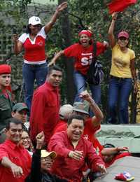 Chávez hace campaña por la consulta constitucional en Vargas