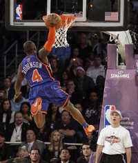 Nate Robinson, de los Knicks, en uno de sus encestes