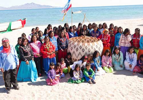 UNA OFRENDA COMCAAC A SUS ANCESTROS