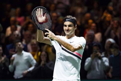 Federer, novo número 1 mundial, é campeão em Roterdã