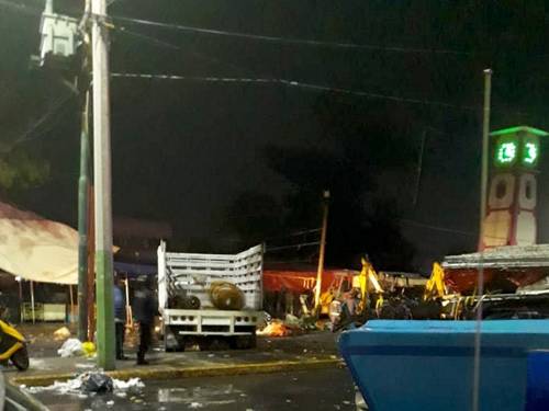 La Jornada: Comerciantes impiden tirar mercado en Chalco