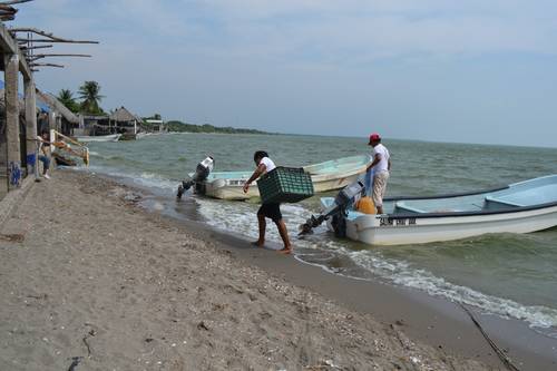 Quitan apoyo federal a pescadores de Juchitán