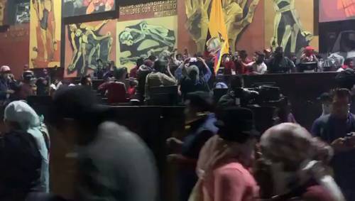 Indígenas son expulsados de las cercanías del Congreso de Ecuador