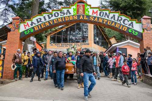 Homenajean al ambientalista Homero Gómez en santuario de la monarca 