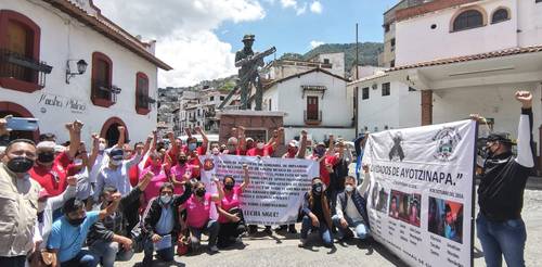 Exigen a AMLO solución a 13 años de huelga en tres minas de Grupo México