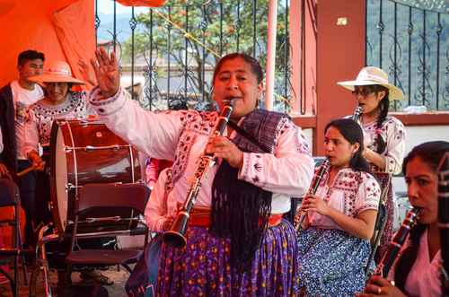 Orquesta oaxaqueña muestra que las mujeres podemos estar donde queramos