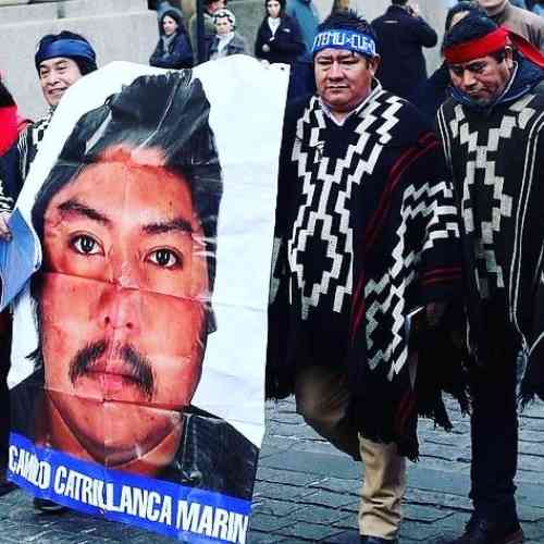 Manifestación en Chile en recuerdo de Mapuche asesinado