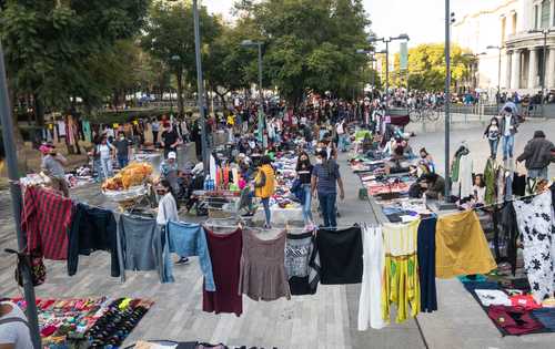 Una romería fue instalada el fin de semana anterior en la Alameda Central, a un costado del Palacio de Bellas Artes, por la temporada navideña.