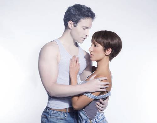 Los protagonistas de Ghost, la sombra del amor serán interpretados por Agustín Argüello (Sam) y Daiana Liparoti (Molly).