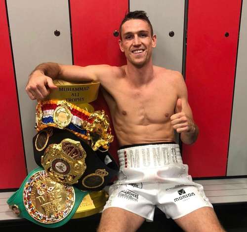 Callum Smith, campeón de la AMB e invicto, busca aprovechar la experiencia de su hermano Liam, derrotado por Canelo en 2016.