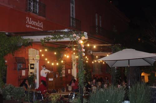 A los restaurantes de Cuernavaca, Morelos, se le permitió prestar sus servicios a 25 por ciento de su capacidad, pese a que el estado regresó el 24 de diciembre a semáforo rojo, por el incremento de contagios de Covid-19.