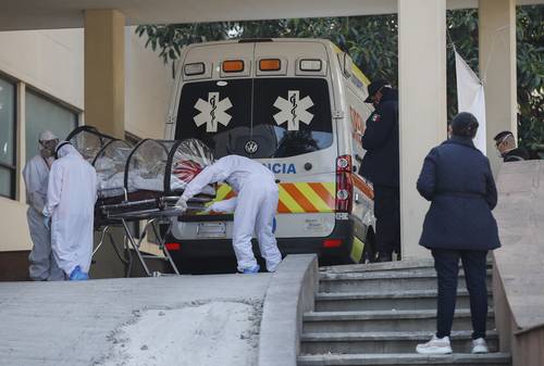 Cada vez más nosocomios de la Ciudad de México reportan ocupación total, por lo que se ven obligados a rechazar nuevos ingresos. Tal es el caso del Hospital General, el Centro Médico Nacional Siglo XXI y el del Parque de los Venados.