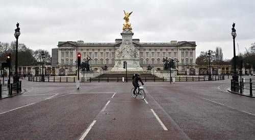 Las vialidades en Londres quedaron vacías luego del nuevo confinamiento total ordenado en el Reino Unido en un intento para contener la nueva cepa del coronavirus.