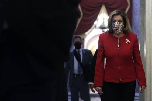 La presidenta de la Cámara de Representantes, Nancy Pelosi, calificó la toma violenta del Capitolio de “asalto horrendo sobre nuestra democracia”.