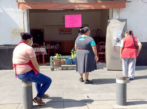 Las fondas vecinales incluso tienen servicio de reparto ante la medida que prohíbe dar servicio.