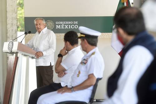 El gobierno de Andrés Manuel López Obrador, quien ayer estuvo en el puerto de Manzanillo, está echado para adelante y multiplicando retos.