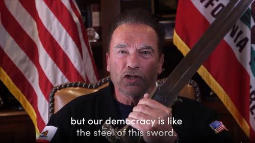Nuestra democracia es como la espada de Conan, dijo el ex gobernador de California.