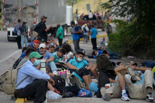 En el departamento de Copán, decenas de hondureños se preparan para partir hacia EU en la primera caravana migrante del año. Más de 370 personas lograron ingresar en Guatemala.