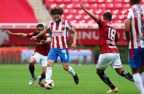 Los rojiblancos y escarlatas se repartieron puntos en un partido gris en el estadio del Guadalajara.