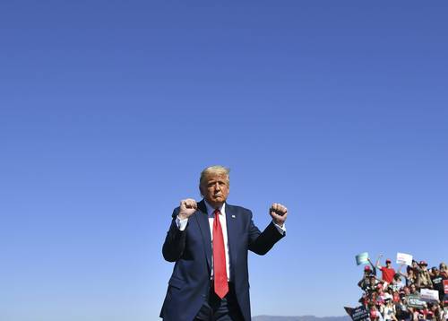 Pasado mañana, a mediodía, Donald Trump (en la imagen en Arizona, en uno de sus últimos mítines) dejará de ser el presidente más poderoso del planeta.