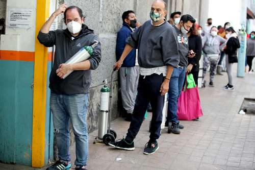 Recarga de tanques de oxígeno medicinal en la colonia Escandón.