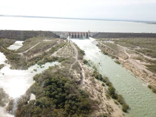 Ayer se inició el trasvase de 450 millones de metros cúbicos de agua de la Presa El Cuchillo, ubicada en el municipio de China, Nuevo León, a la Marte R. Gómez, con sede en Tamaulipas, a fin de combatir la sequía en la segunda entidad y garantizar el uso público urbano en las ciudades de Camargo, Díaz Ordaz, Matamoros, Reynosa, Río Bravo y Valle Hermoso.