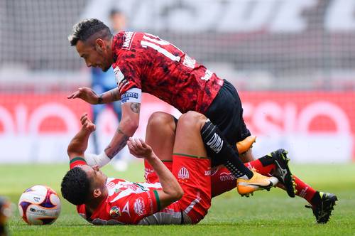 Los Diablos lograron su segundo triunfo al vencer a los Rayos con tantos de Michael Estrada y Joao Plata.