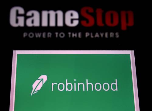 REVUELTA EN WALL STREET CONTRA FONDOS BUITRES. La Comisión de Bolsa y Valores de Estados Unidos revisará el mercado a causa de la polémica generada por el caso de GameStop y las restricciones de corredurías a los operadores minoristas, lo que se ha convertido en campo de batalla entre pequeños inversores y los fondos especulativos.